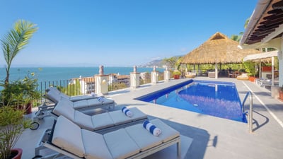 Luxury Villa Photo #5