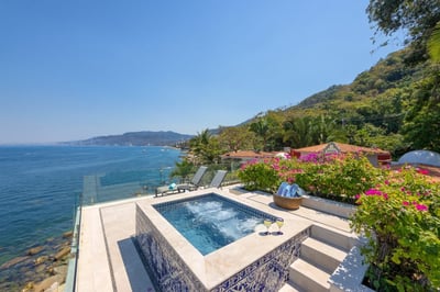 Luxury Villa Photo #10
