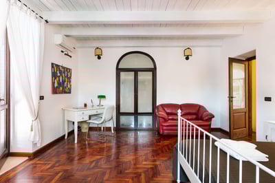Luxury Villa Photo #29