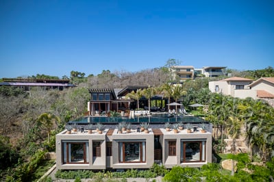Luxury Villa Photo #3