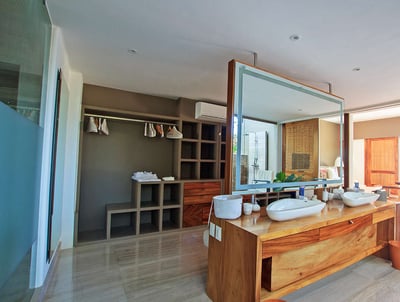 Luxury Villa Photo #32
