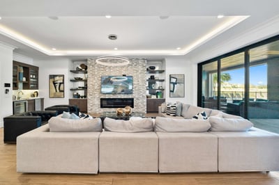 Luxury Villa Photo #16