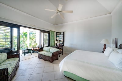 Luxury Villa Photo #13