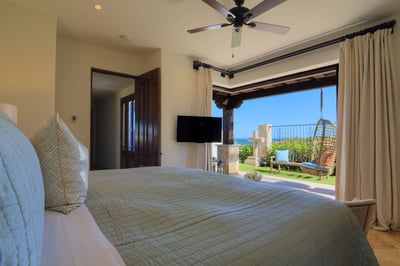 Luxury Villa Photo #26