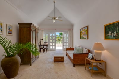 Luxury Villa Photo #35