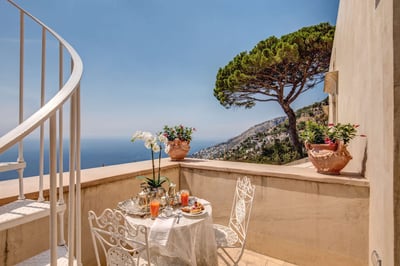 Luxury Villa Photo #15