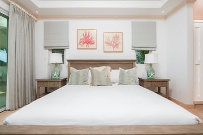 Luxury Villa Photo #20