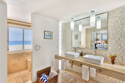 Luxury Villa Photo #26