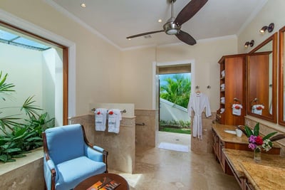 Luxury Villa Photo #24