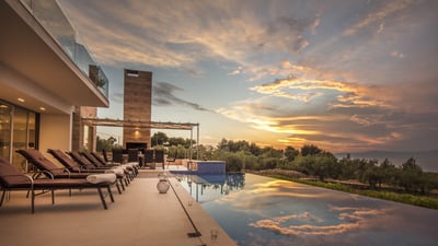 Luxury Villa Photo #10