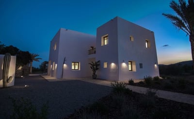 Luxury Villa Photo #24