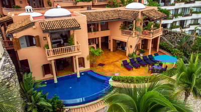 Luxury Villa Photo #43