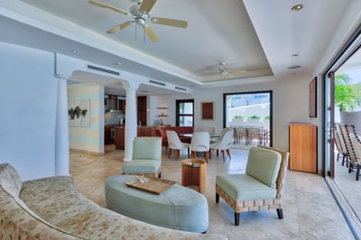 Luxury Villa Photo #13