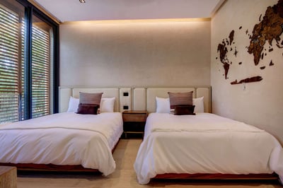 Luxury Villa Photo #47