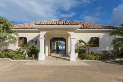 Luxury Villa Photo #11