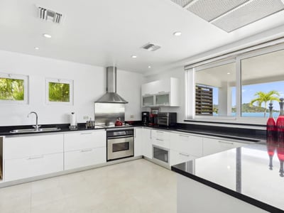 Luxury Villa Photo #7