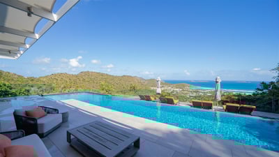 Luxury Villa Photo #9