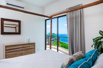 Luxury Villa Photo #30