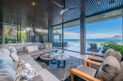 Luxury Villa Photo #16