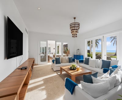 Luxury Villa Photo #12