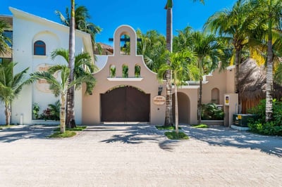 Luxury Villa Photo #28