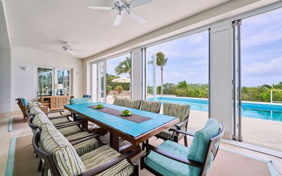 Luxury Villa Photo #11