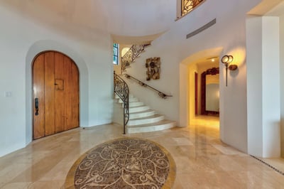 Luxury Villa Photo #38