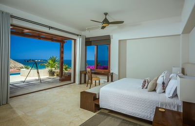 Luxury Villa Photo #24