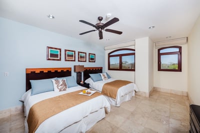 Luxury Villa Photo #14