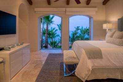 Luxury Villa Photo #27