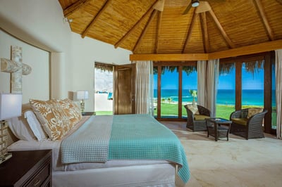 Luxury Villa Photo #26