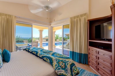 Luxury Villa Photo #38