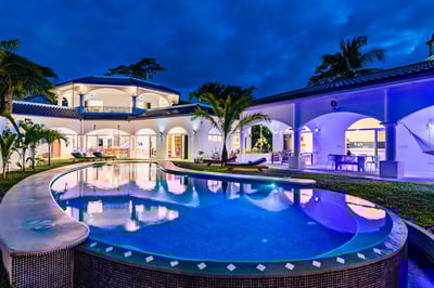 Luxury Villa Photo #4