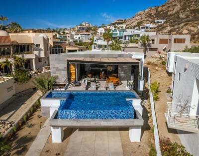 Luxury Villa Photo #3
