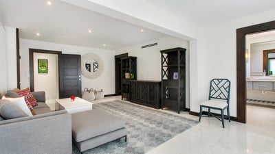 Luxury Villa Photo #22