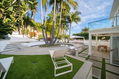 Luxury Villa Photo #3