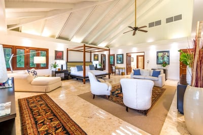 Luxury Villa Photo #25