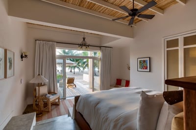 Luxury Villa Photo #9