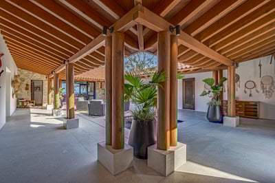 Luxury Villa Photo #30