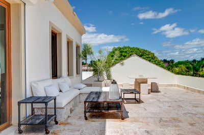 Luxury Villa Photo #9
