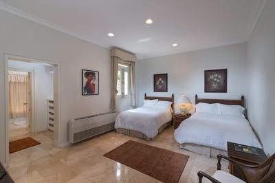 Luxury Villa Photo #16