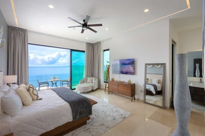 Luxury Villa Photo #44