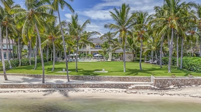 Luxury Villa Photo #2