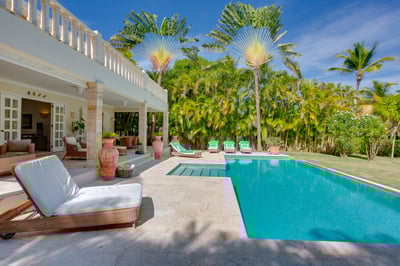 Luxury Villa Photo #9