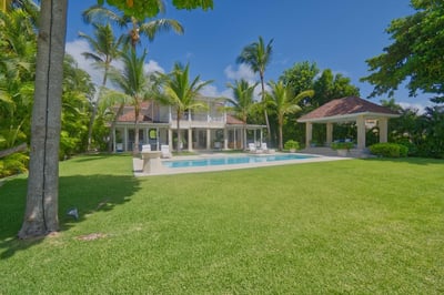 Luxury Villa Photo #2