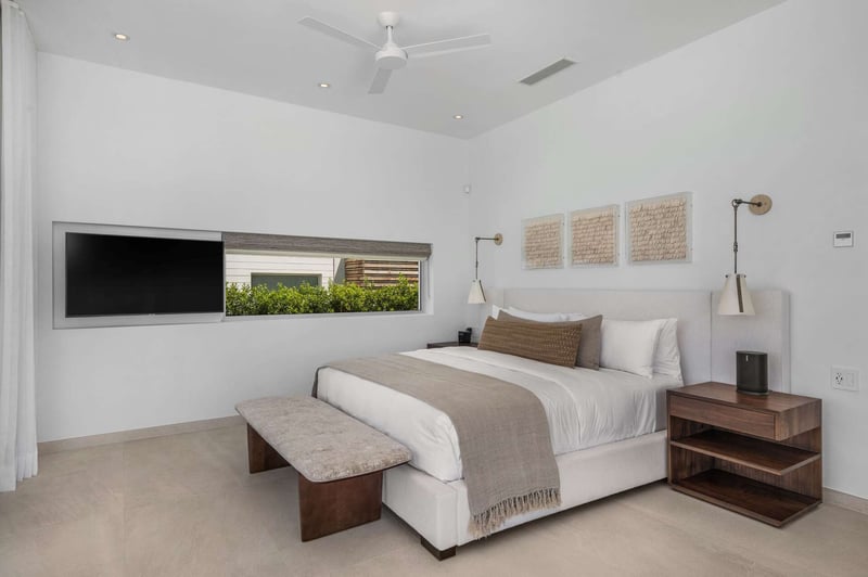 Beach Enclave Grace Bay 5 BDM Beachfront Villa