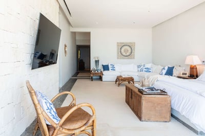 Luxury Villa Photo #28
