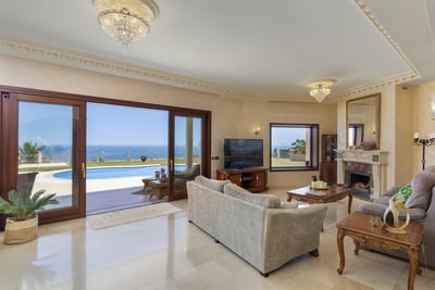 Luxury Villa Photo #13