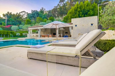 Luxury Villa Photo #3