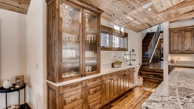 Kitchen bar